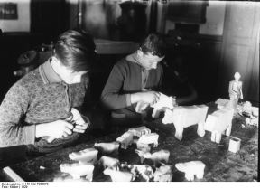 Seiffen Erzgebirge - 1929 in der Spielzeug-Fachschule