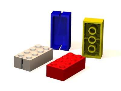 Legosteine wie 1949 und in moderner Version, erst ohne, dann mit Innenröhren
