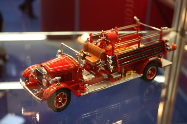 Feuerwehrfahrzeug als  Modellauto