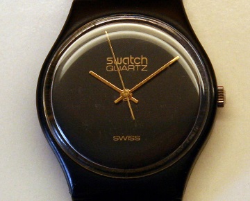 Swatch GB 101, aus der ersten Serie 1983, erkennbar am Aufdruck QUARTZ